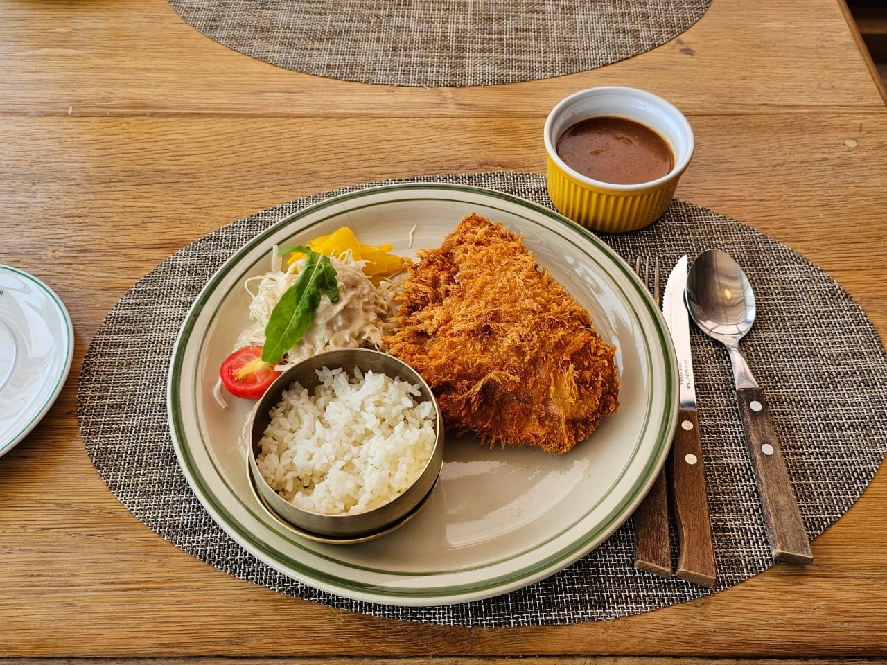 Breaded cutlet with rice and salad at CHOTBOOL 1978